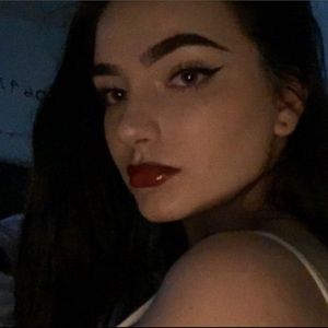 Meet your Posher, Maddie